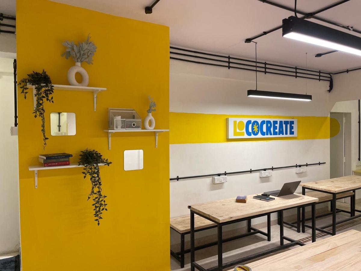 Locomo Express - Stay Work Eat Mumbai Exteriör bild