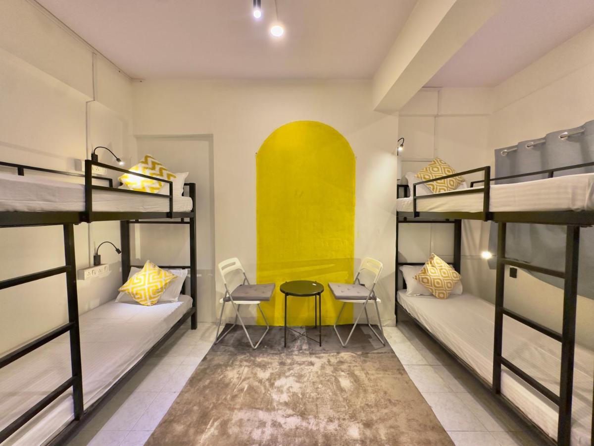 Locomo Express - Stay Work Eat Mumbai Exteriör bild