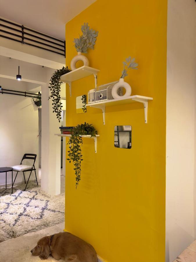 Locomo Express - Stay Work Eat Mumbai Exteriör bild