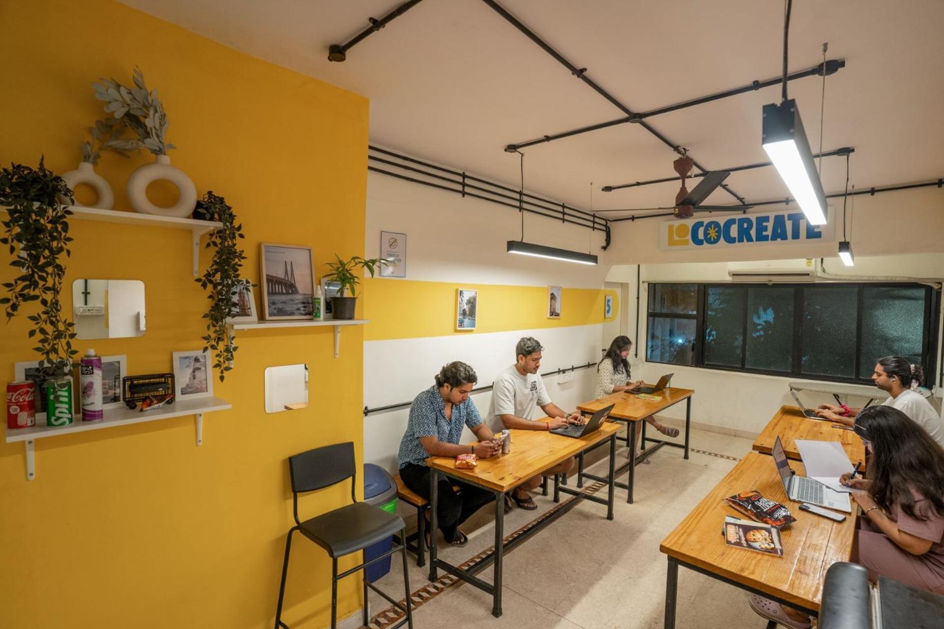 Locomo Express - Stay Work Eat Mumbai Exteriör bild